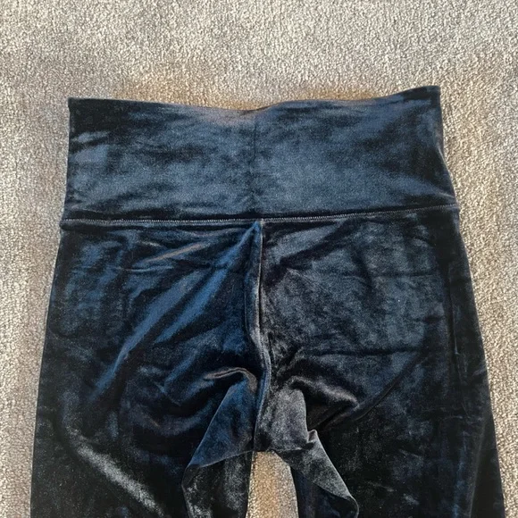 Athleta Women’s Velvet Tight - Picture 5 of 10